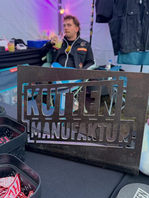 Mit Punk auf den Ohren und im Herzen endet das Rock am Kuhteich und somit das erste Festival des Jahres. Es war uns eine Ehre wieder mit euch starten, trinken,singen und nicht schlafen zu dürfen @rockamkuhteich We ❤️u #rockamkuhteich2026 #rockamkuhteich #punk #fastival