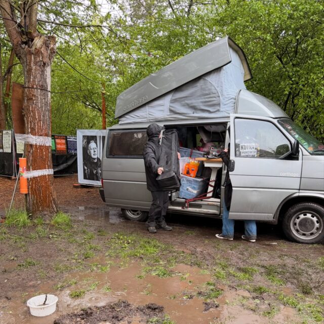 Um uns den Einstieg zu erleichtern, startet das erste Festival dieses Jahres, wie es letztes Jahr geendet hat. Rock am Kuhteich kann los gehen 🐄 wir freuen uns auf euch 🤘 #punkrockmusic #rockamkuhteich2026