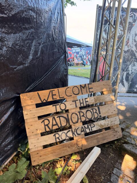 Wir lieben es ❤️ @radio.bob die ersten glücklichen Kinder äh Kunden @wackenfoundation.official @black_pearl_tattoo_flensburg